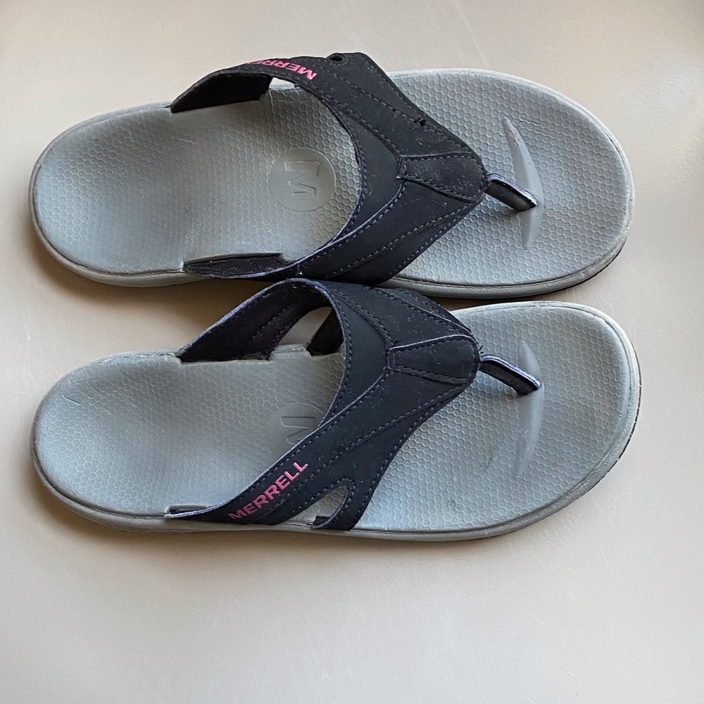 Merrell sandals size 9. - Picture 9 of 10